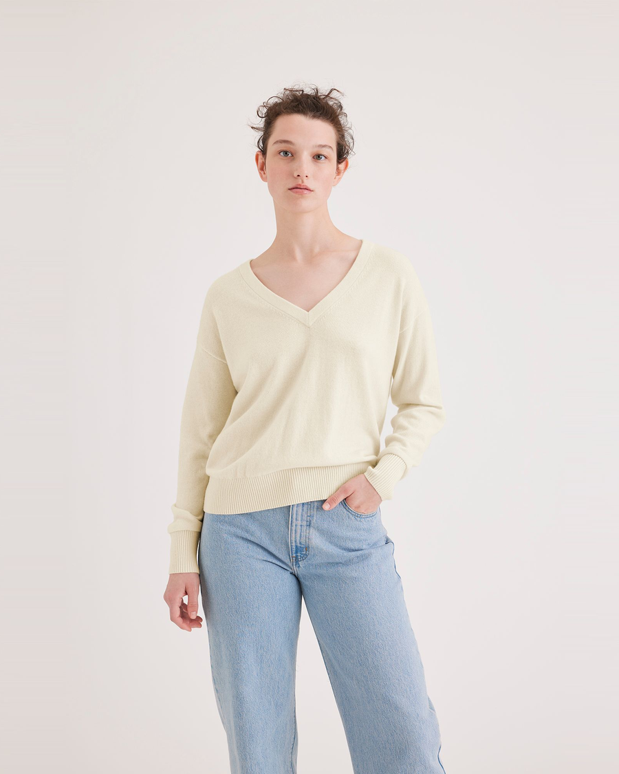 Front view of model wearing Buttercream Women's Regular Fit V-Neck Sweater.