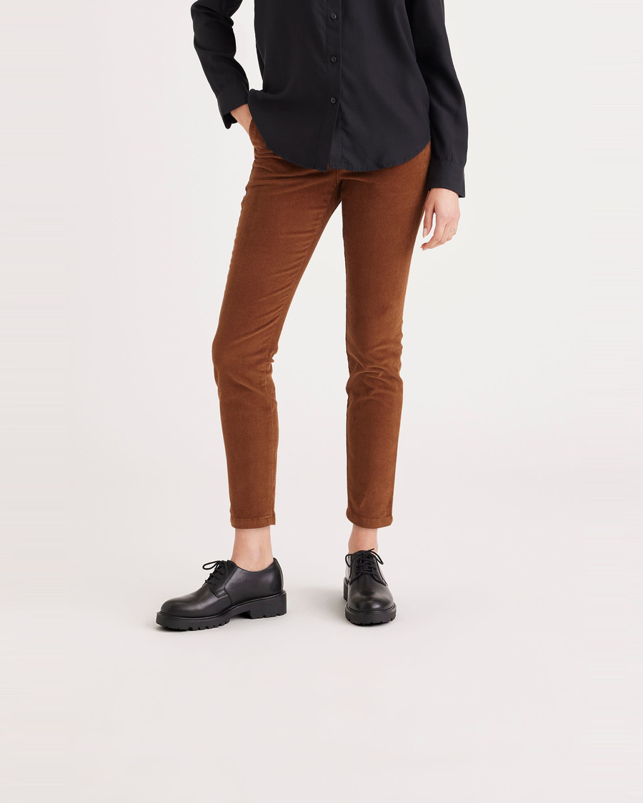 Front view of model wearing Caramel Cafe Women's Skinny Fit Chino Pants.