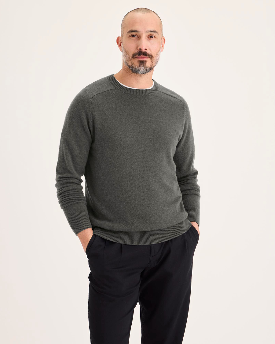 Front view of model wearing Chimera Crafted Cashmere Sweater, Regular Fit.