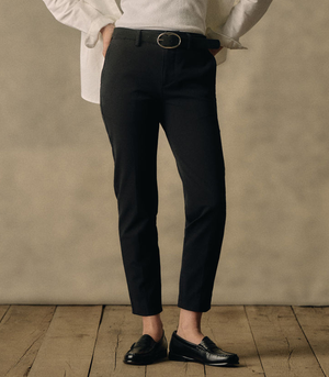 Detailed view of Dockers® women’s shorts or chinos, showcasing comfortable fit and quality material.